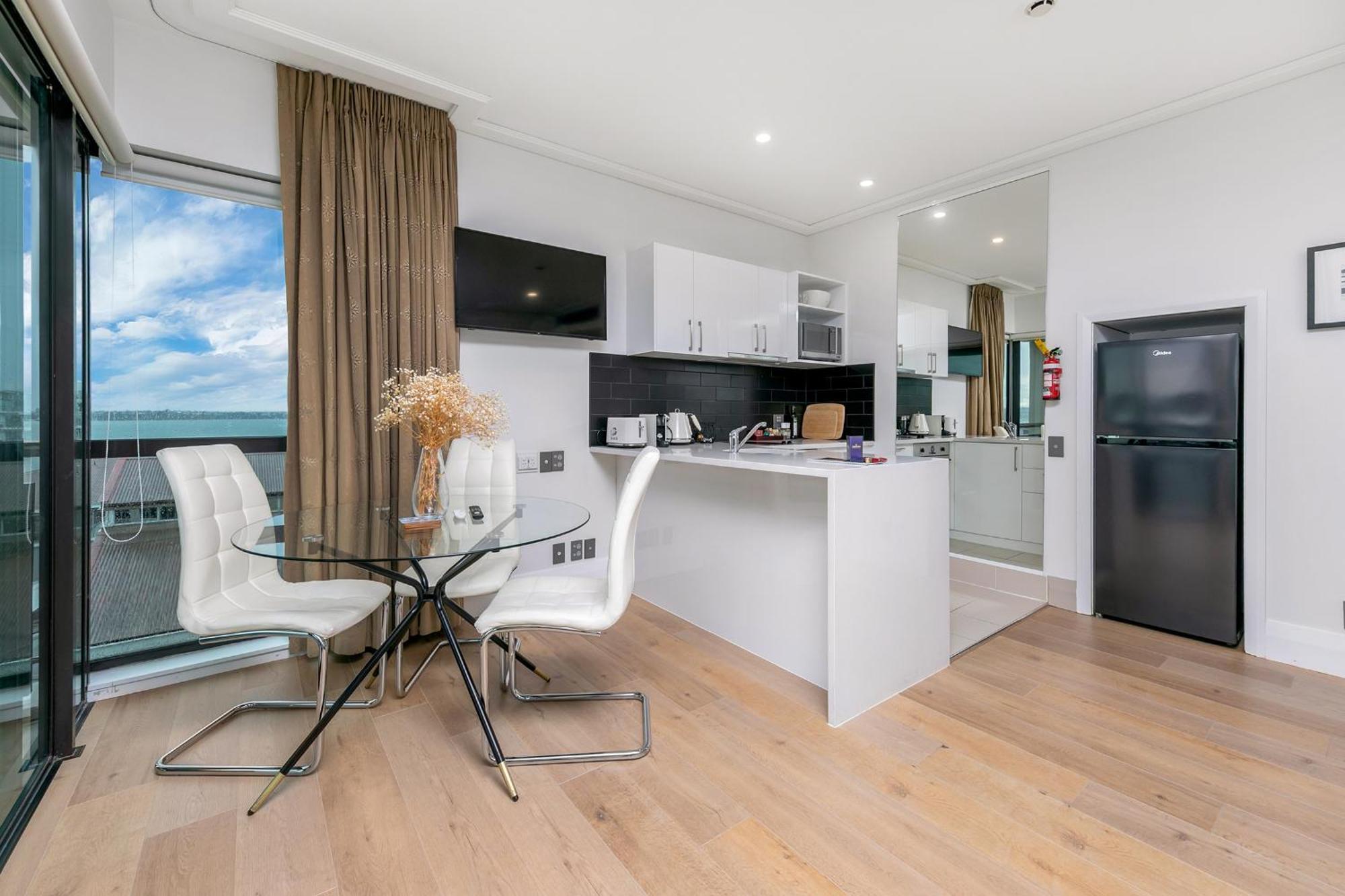 Exquisite Sun Soaked Corner Apartment Auckland Zewnętrze zdjęcie